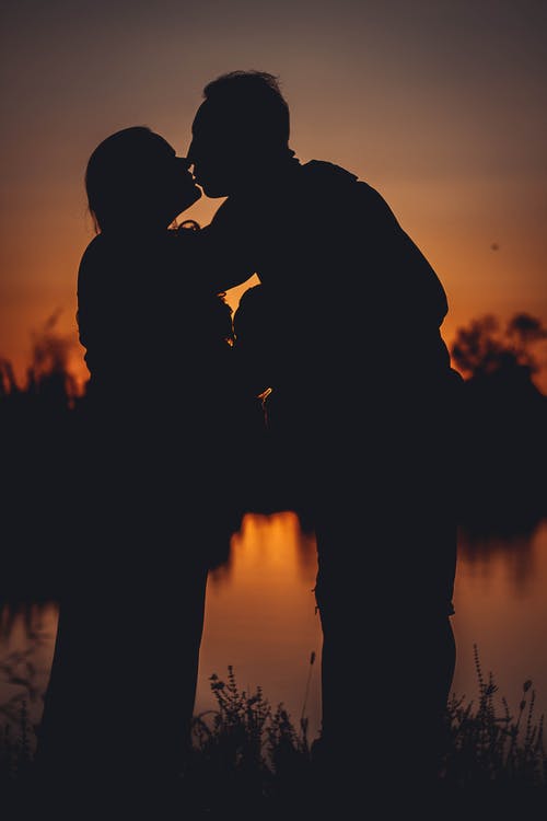 怎么给老公惊喜和浪漫 怎么给老公惊喜和浪漫